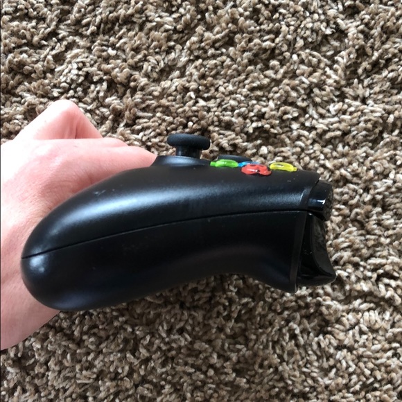Black Xbox one controller - Picture 4 of 6